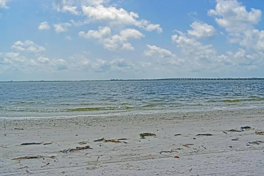 2 N Fernwood Avenue Clearwater FL 33765
