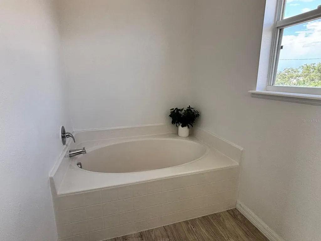 404 Manitoba Drive Kissimmee FL 34759