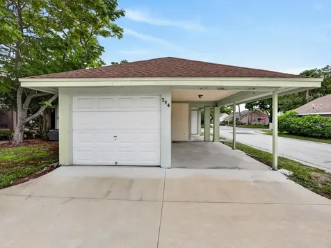724 Lakeside Drive Winter Springs FL 32708