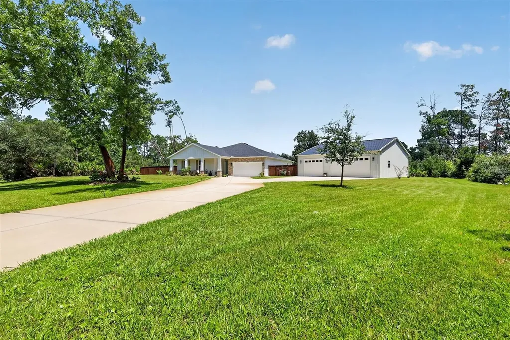 30658 East Bluebell Avenue Eustis FL 32736