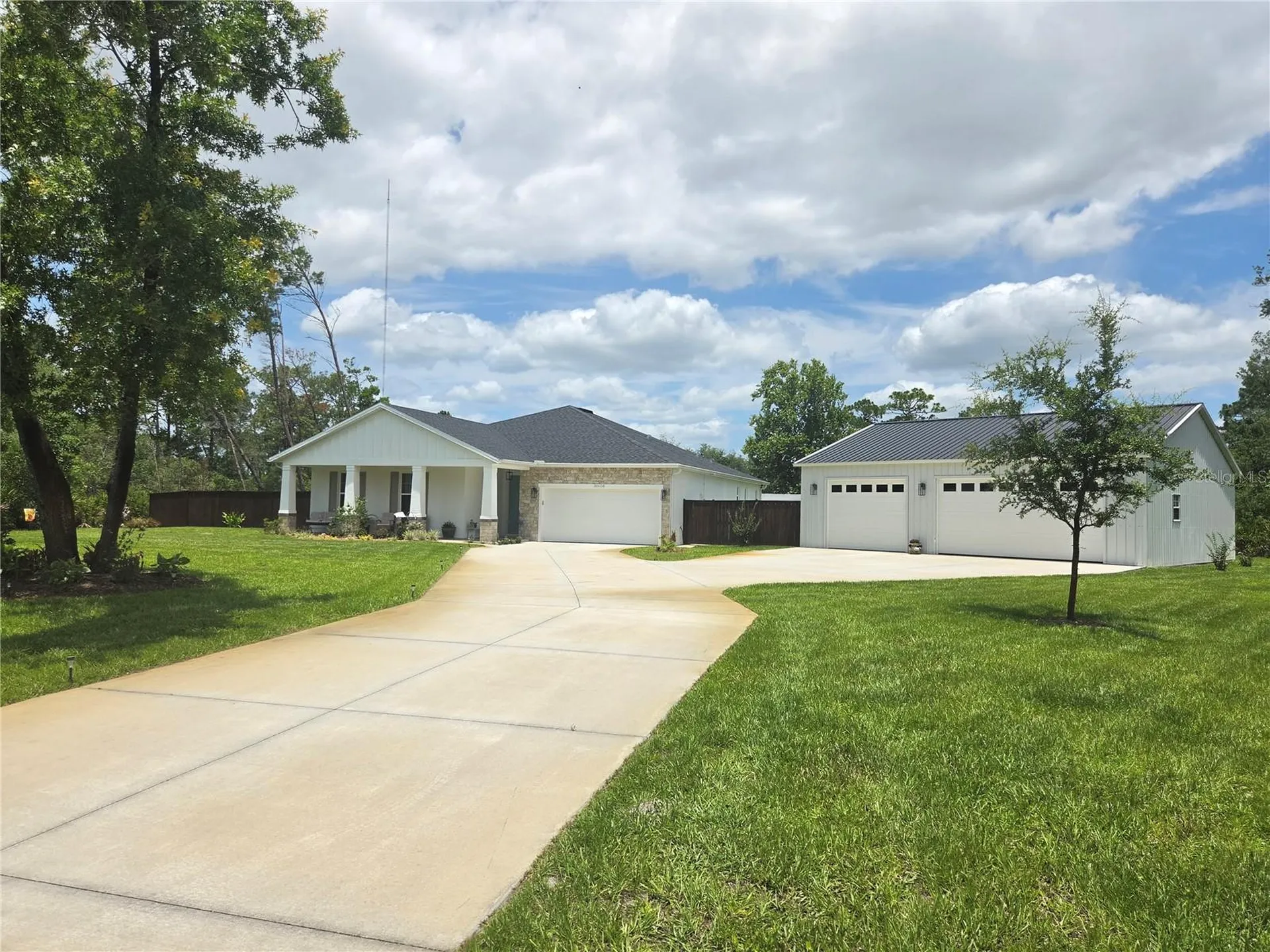 30658 East Bluebell Avenue Eustis FL 32736