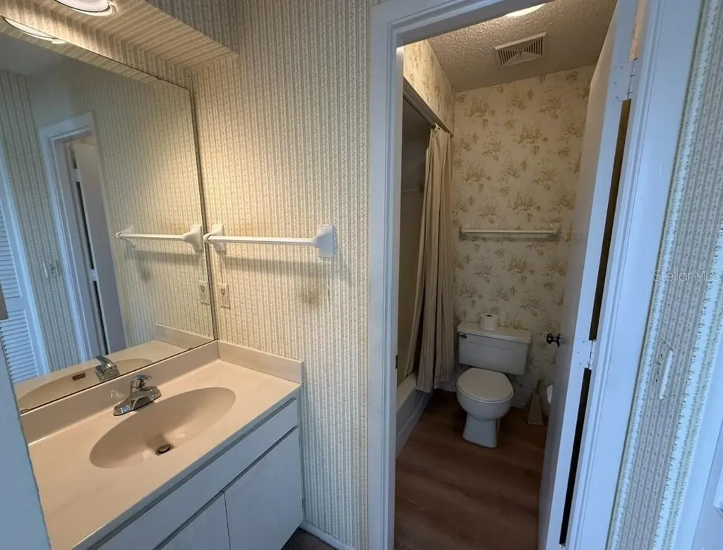 6564 Draw Lane Sarasota FL 34238