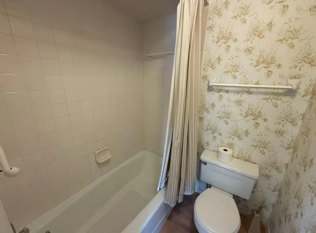 6564 Draw Lane Sarasota FL 34238
