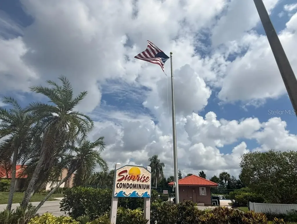 6564 Draw Lane Sarasota FL 34238