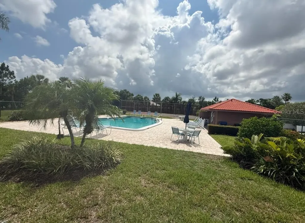 6564 Draw Lane Sarasota FL 34238