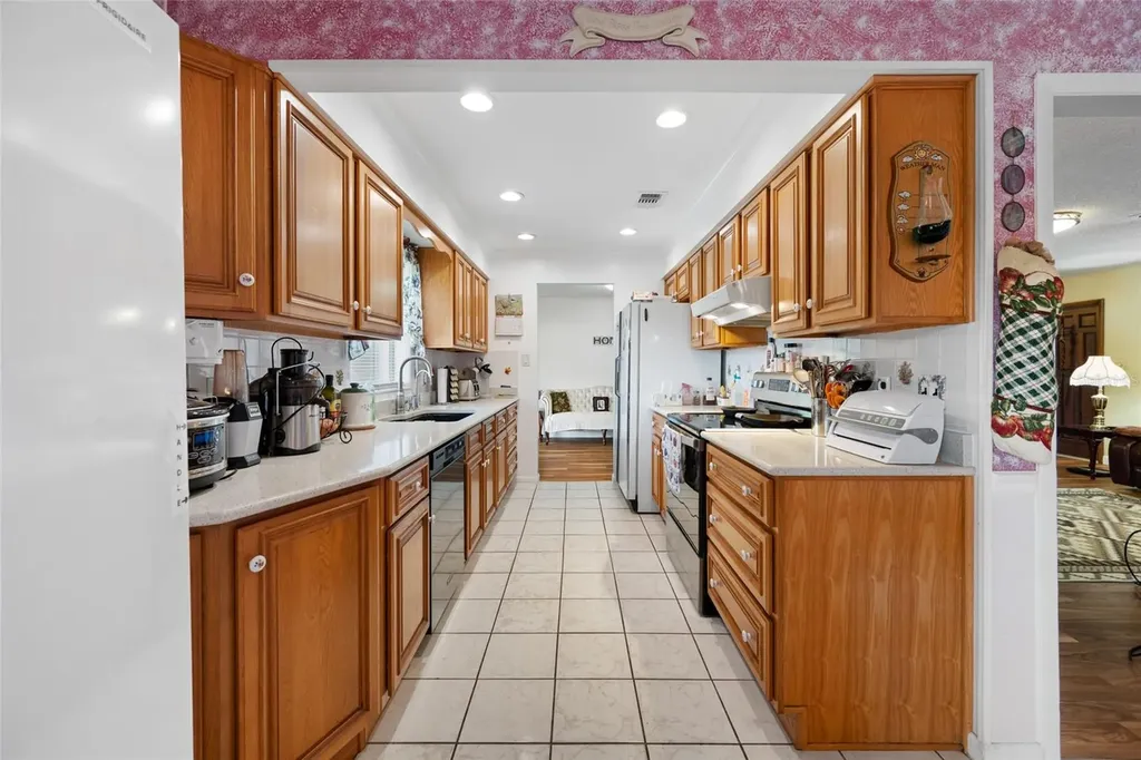 506 Gay Road Seffner FL 33584