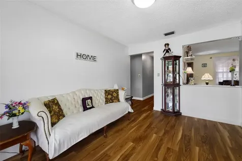 506 Gay Road Seffner FL 33584