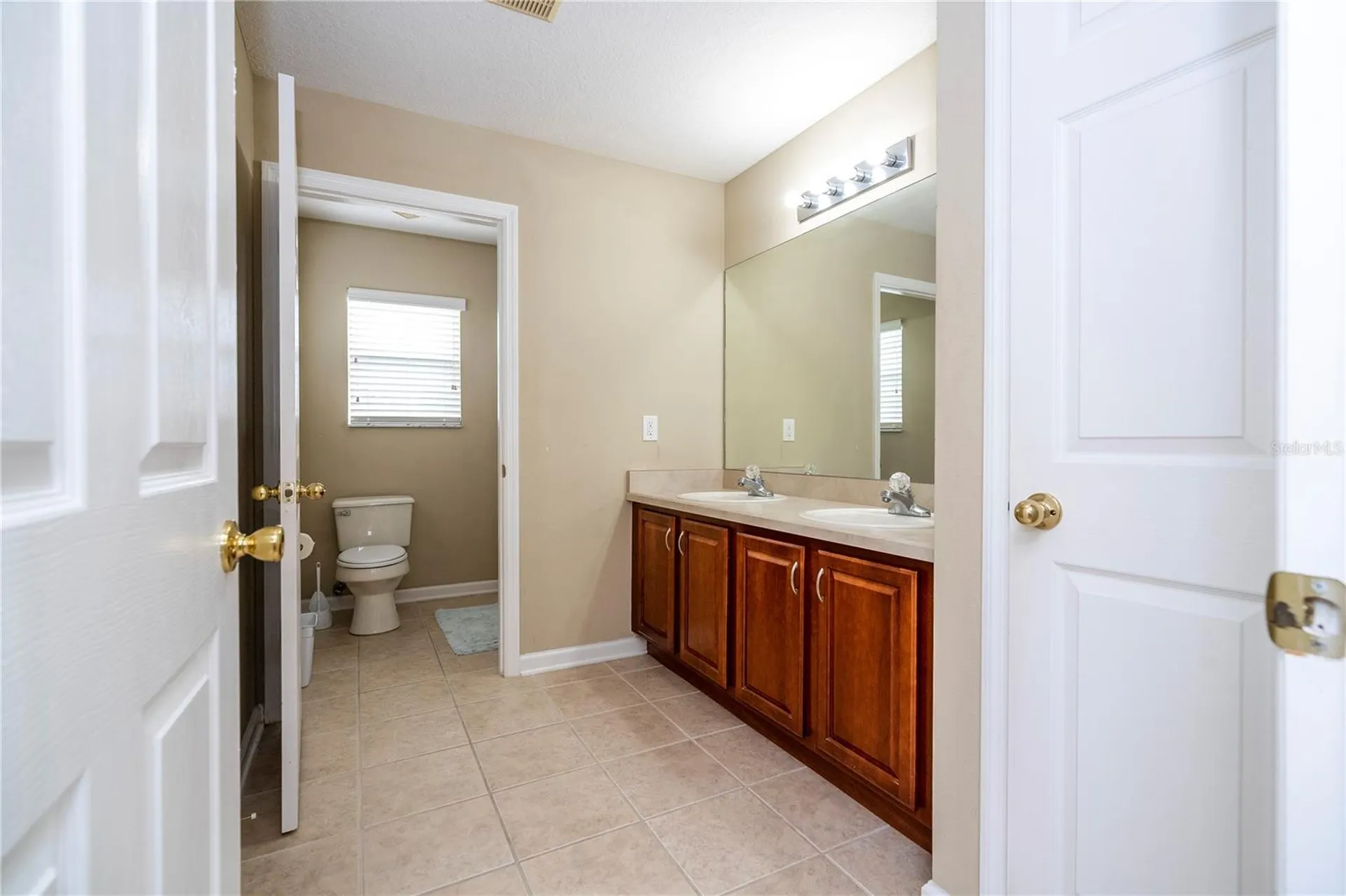1986 Marsh Hawk Drive Orlando FL 32837