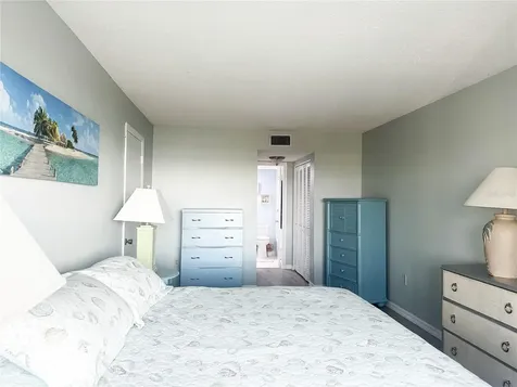 4725 Cove Circle St Petersburg FL 33708