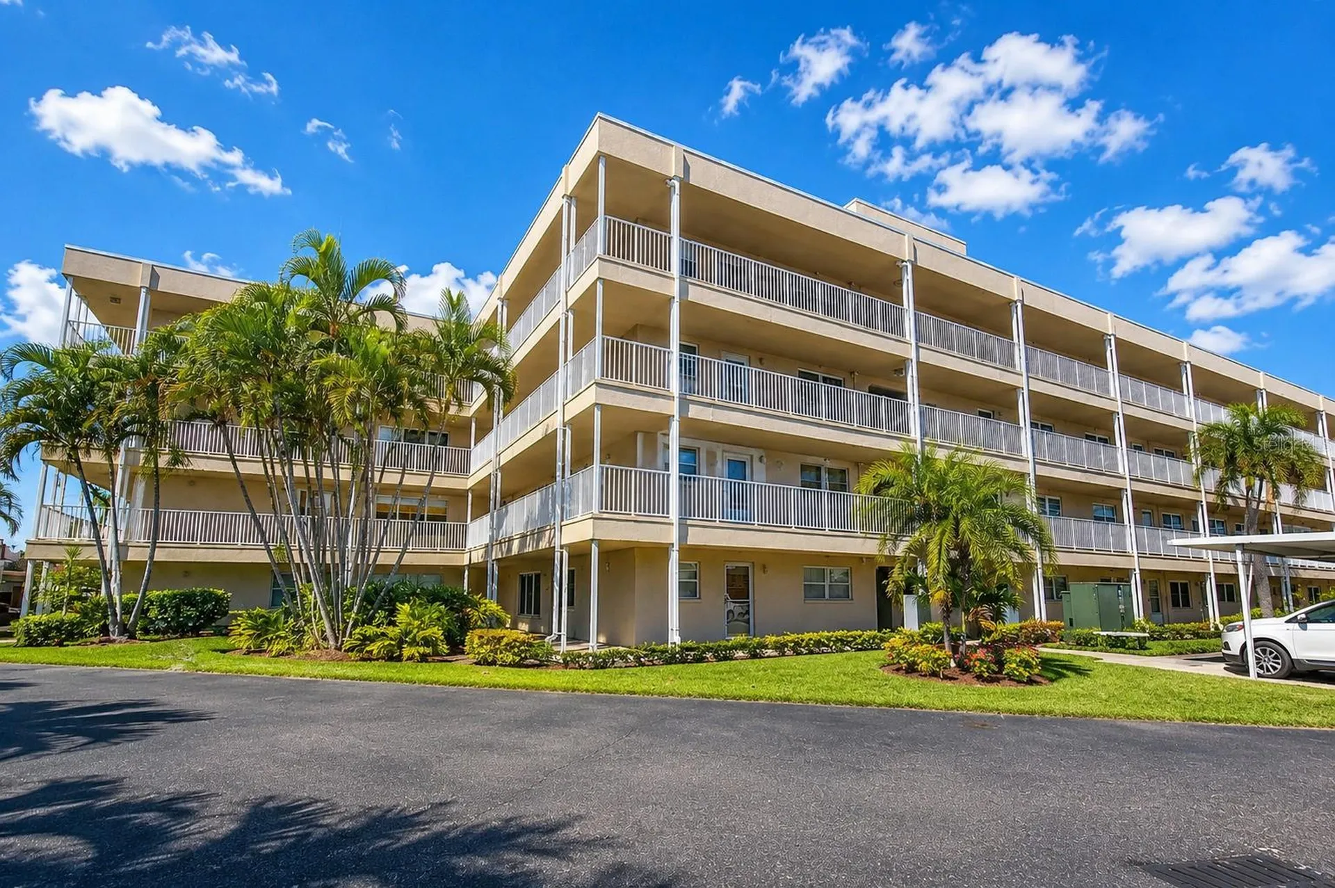 9950 62nd Terrace N St Petersburg FL 33708