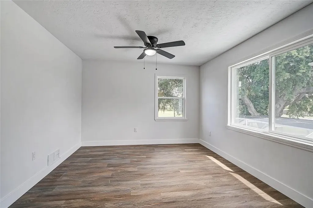 3215 Pine Valley Drive Sarasota FL 34239