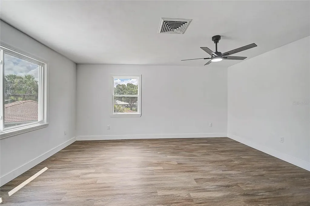 3215 Pine Valley Drive Sarasota FL 34239
