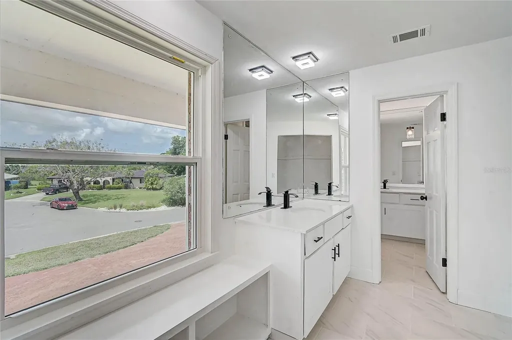 3215 Pine Valley Drive Sarasota FL 34239