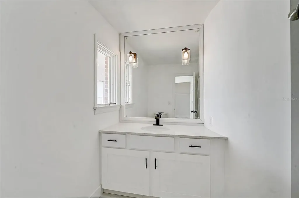 3215 Pine Valley Drive Sarasota FL 34239