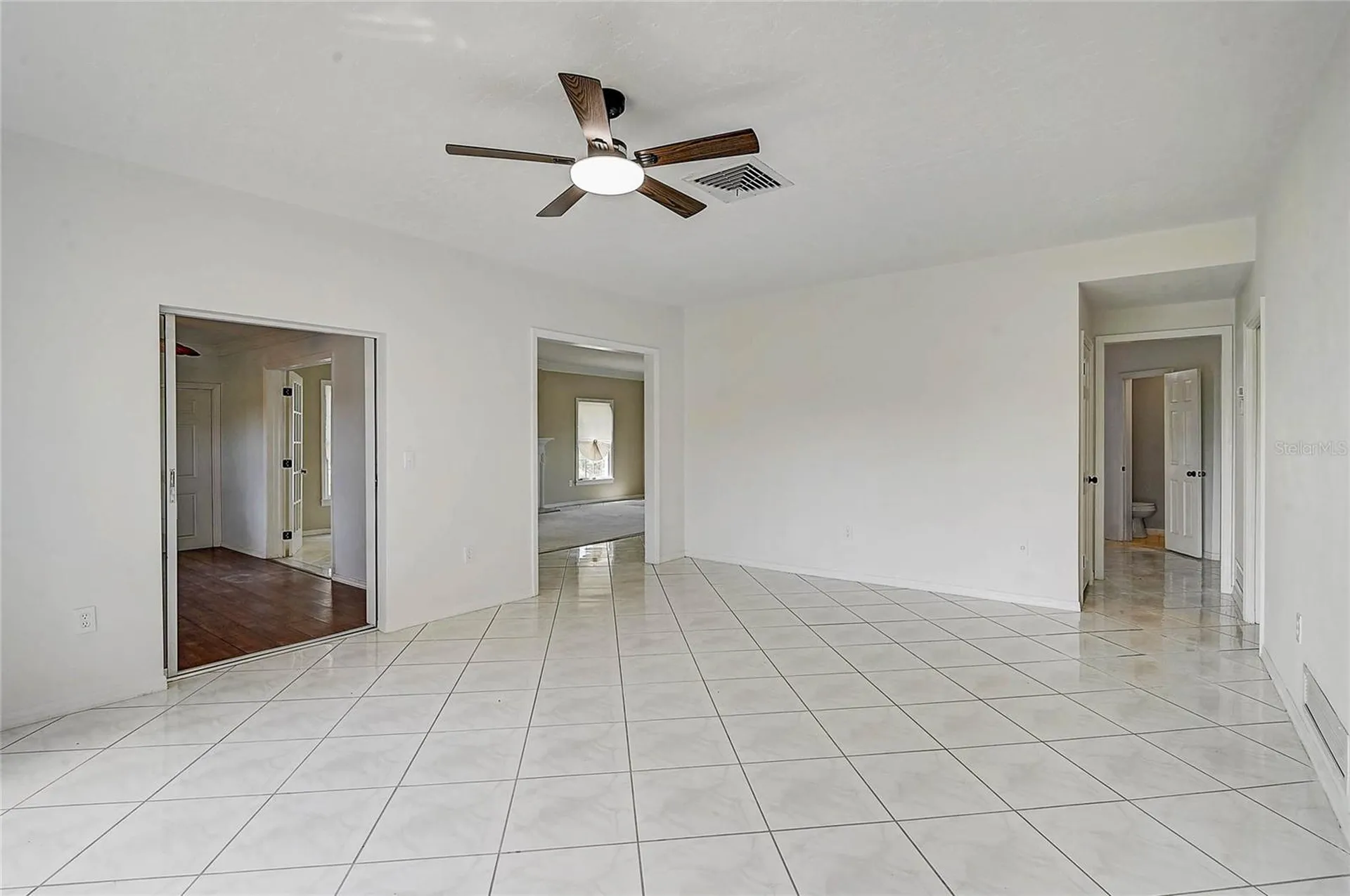 3215 Pine Valley Drive Sarasota FL 34239