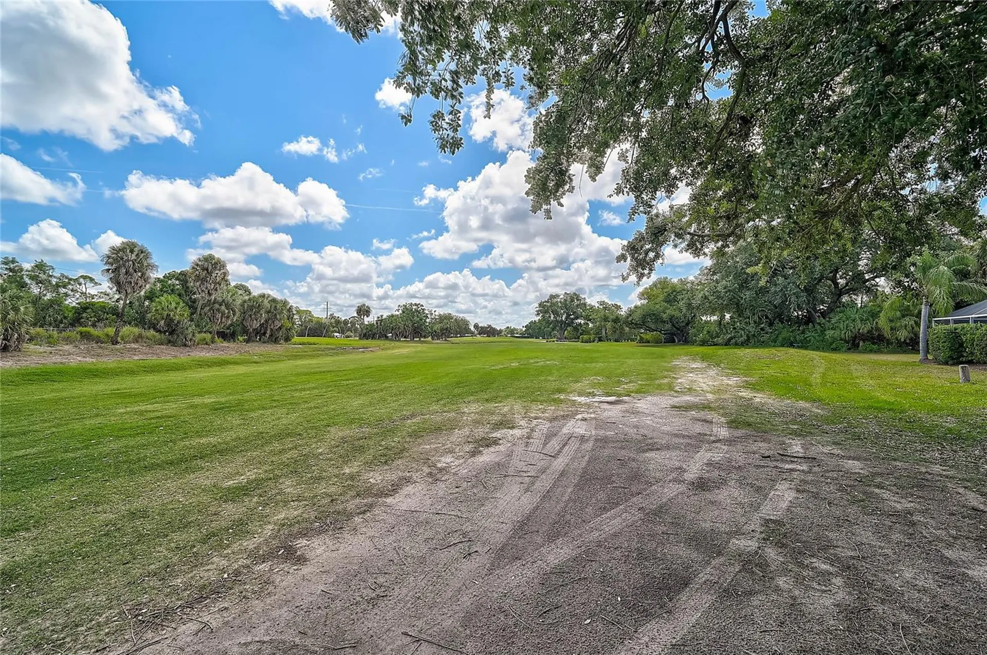 3215 Pine Valley Drive Sarasota FL 34239