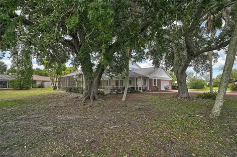 3215 Pine Valley Drive Sarasota FL 34239