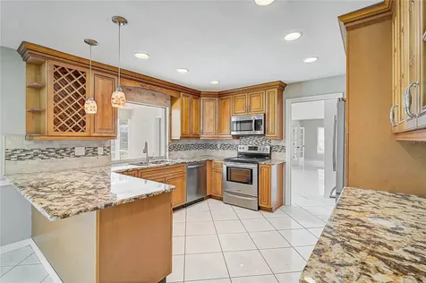 3215 Pine Valley Drive Sarasota FL 34239