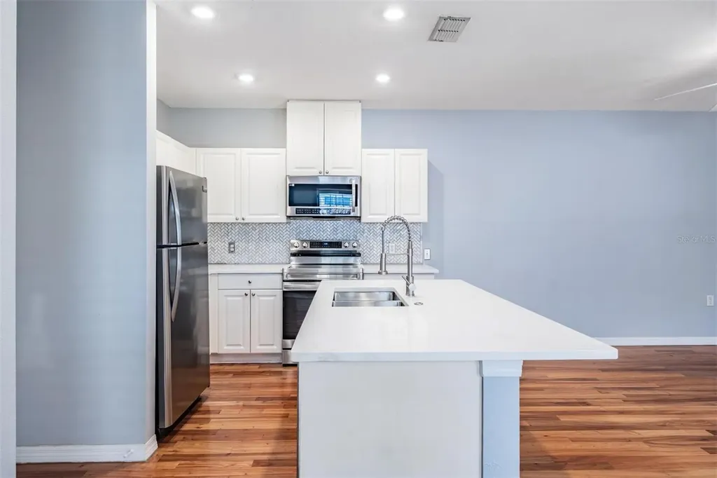 404 S Willow Avenue Tampa FL 33606