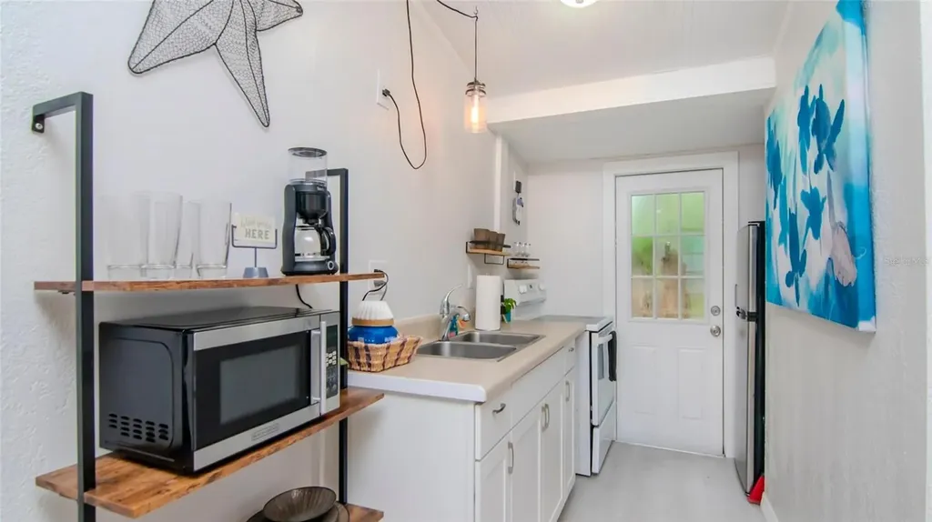 1466 Laura Street Clearwater FL 33755