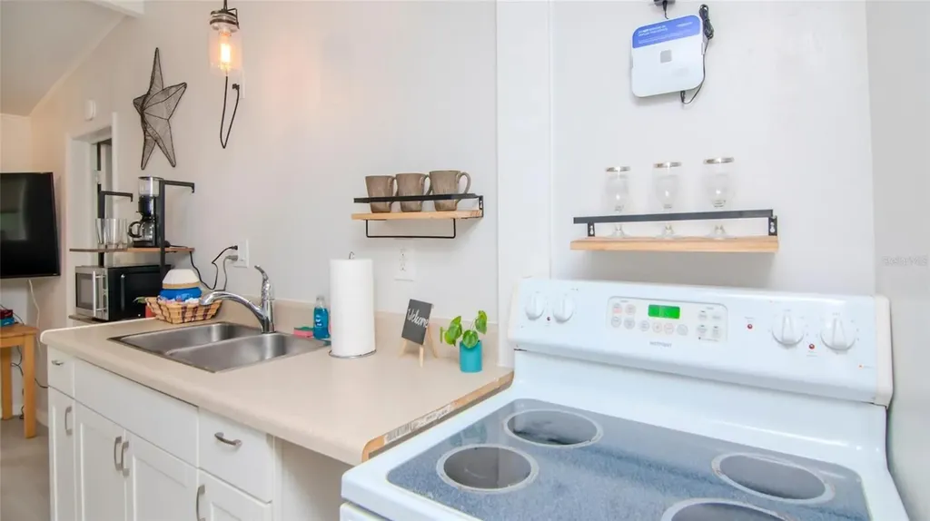 1466 Laura Street Clearwater FL 33755