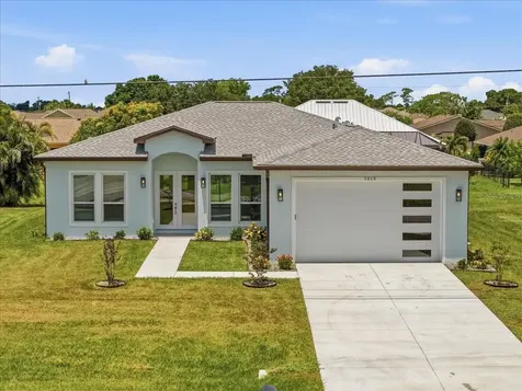 1215 Rio De Janeiro Avenue Punta Gorda FL 33983