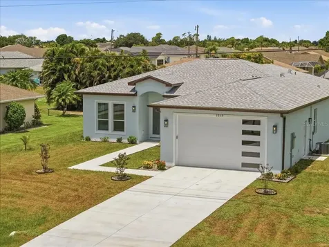 1215 Rio De Janeiro Avenue Punta Gorda FL 33983