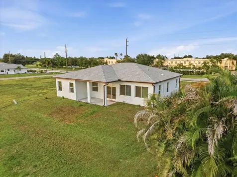 1215 Rio De Janeiro Avenue Punta Gorda FL 33983