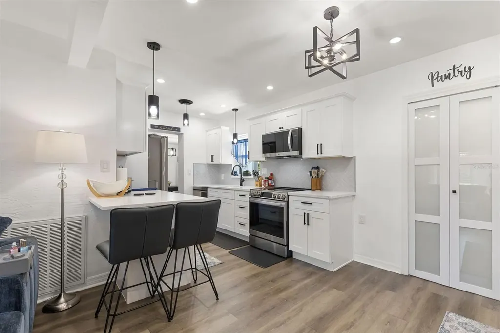 4832 5th Street S St Petersburg FL 33705