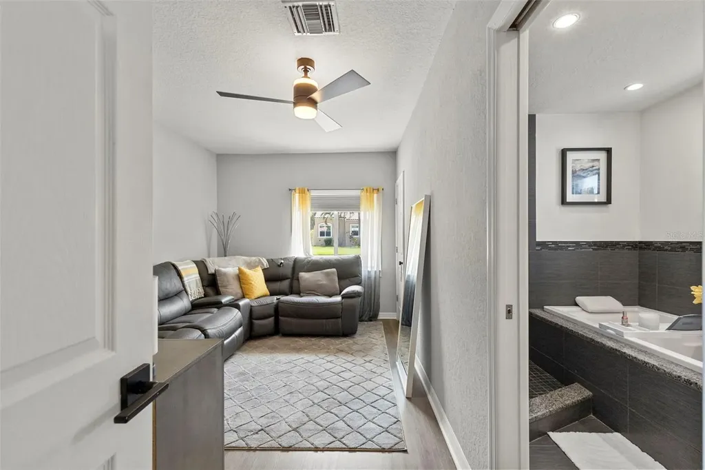 4832 5th Street S St Petersburg FL 33705