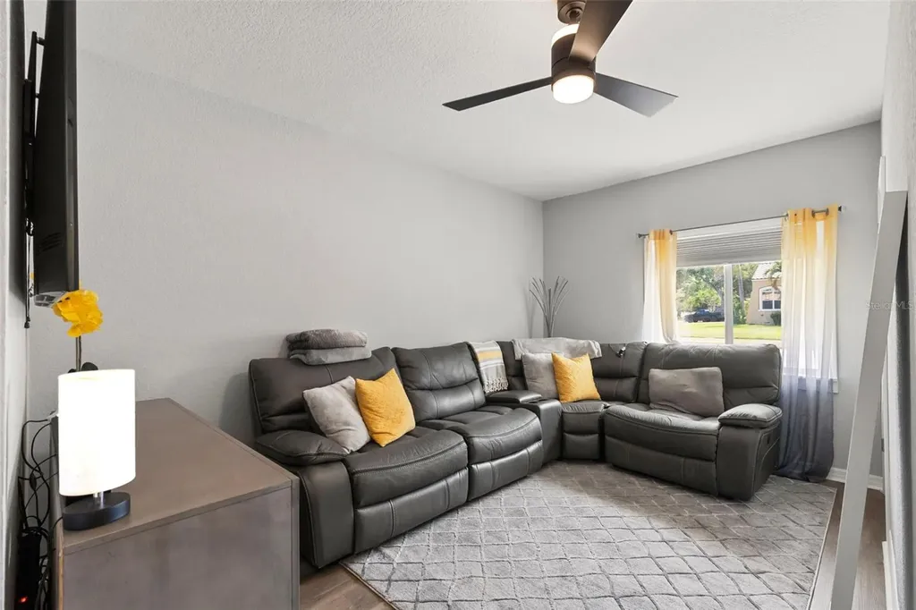 4832 5th Street S St Petersburg FL 33705