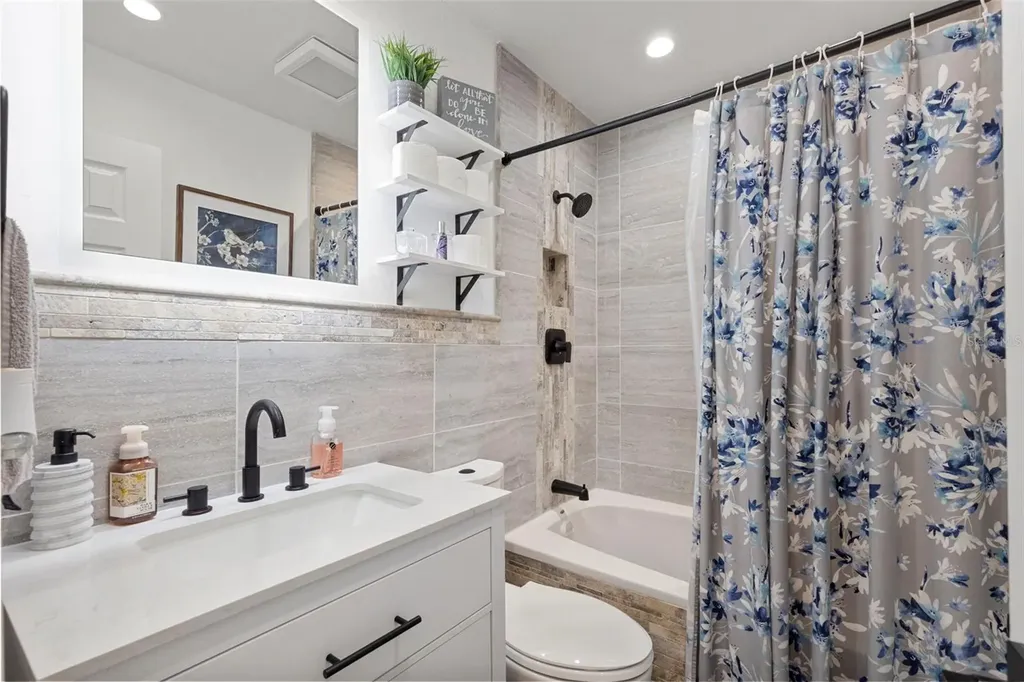 4832 5th Street S St Petersburg FL 33705