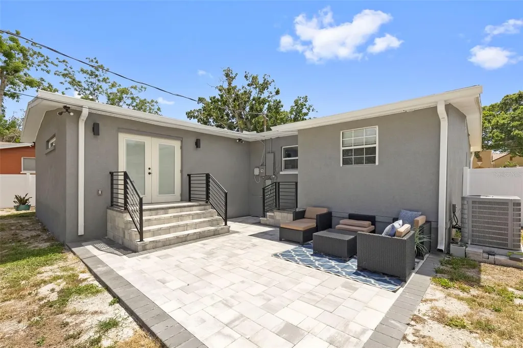 4832 5th Street S St Petersburg FL 33705