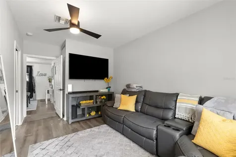 4832 5th Street S St Petersburg FL 33705