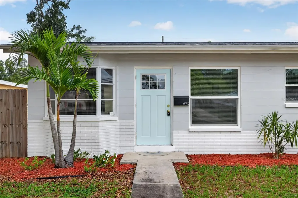 679 71st Ave North Avenue N St Petersburg FL 33702