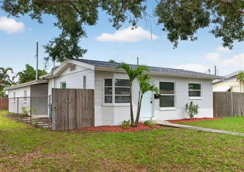 679 71st Ave North Avenue N St Petersburg FL 33702