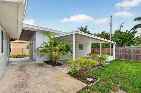 679 71st Ave North Avenue N St Petersburg FL 33702