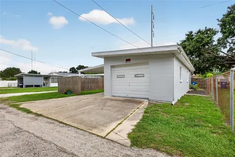 679 71st Ave North Avenue N St Petersburg FL 33702