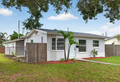 679 71st Ave North Avenue N St Petersburg FL 33702