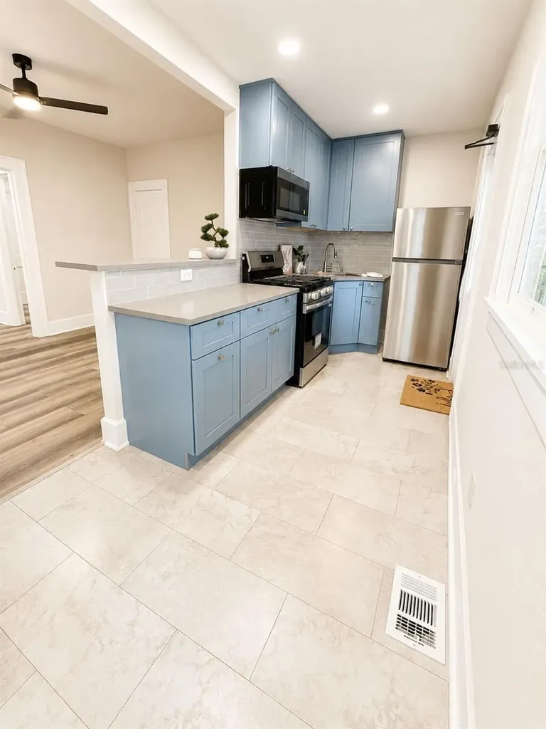 824 6th Street N St Petersburg FL 33701