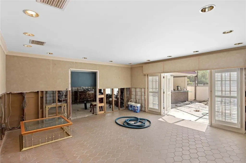 207 S Sherrill Street Tampa FL 33609