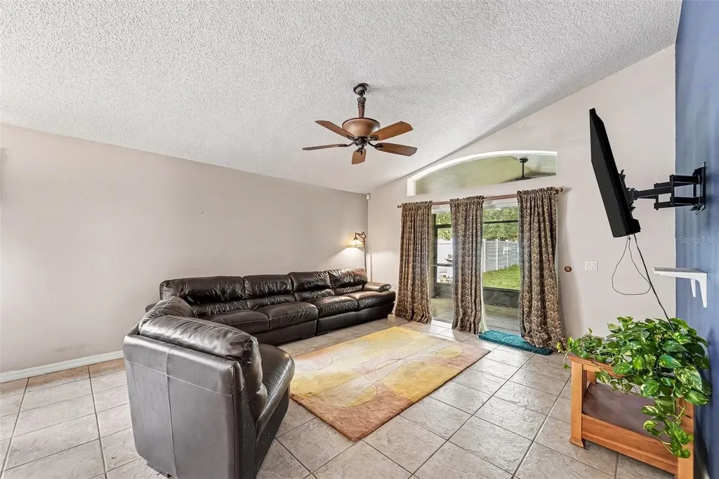 8376 Lake Amhurst Trail Orlando FL 32829