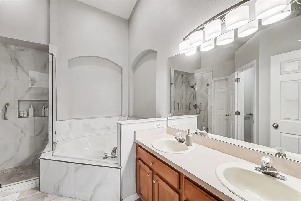 8376 Lake Amhurst Trail Orlando FL 32829
