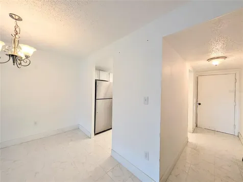 4129 Lake Bayshore Drive Bradenton FL 34205