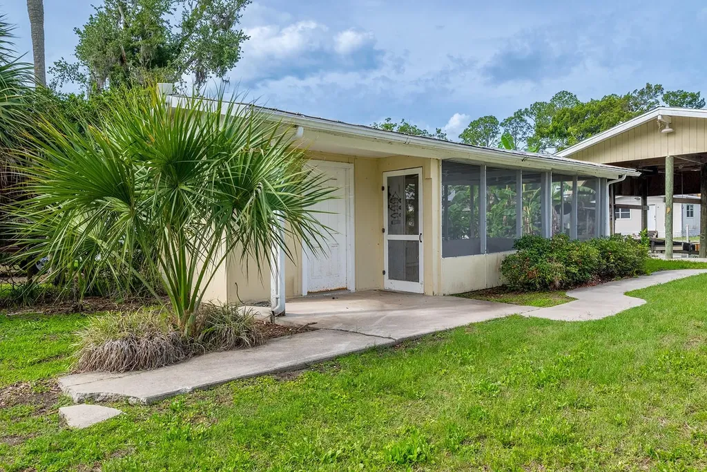 192 SE 241st Street Suwannee FL 32692