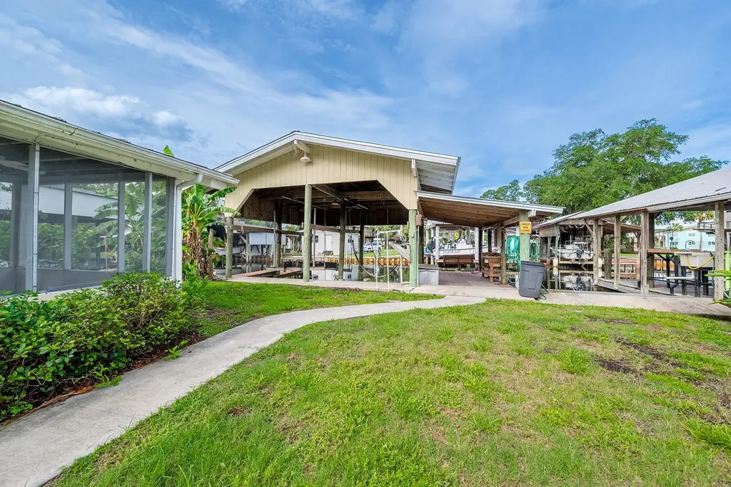 192 SE 241st Street Suwannee FL 32692