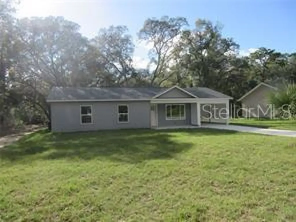 5925 SE 170th Court Ocklawaha FL 32179