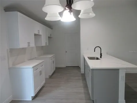 5925 SE 170th Court Ocklawaha FL 32179
