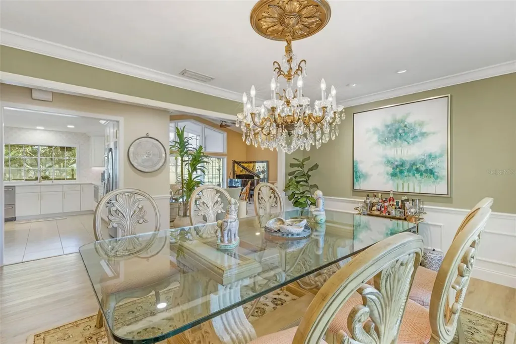 5679 Country Lakes Drive Sarasota FL 34243