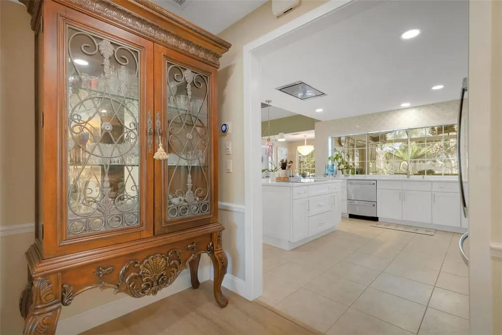 5679 Country Lakes Drive Sarasota FL 34243